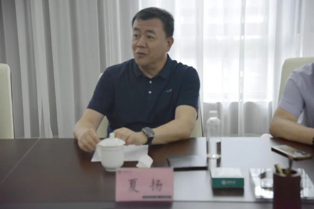 关注 |中国检验检测学会副会长兼秘书长夏扬一行莅临腾博会诚信为本酒业集团参观座谈